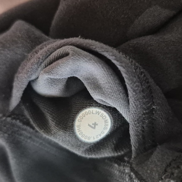 lululemon athletica WOMENS Black Camo Leggings SIZE 4 - Picture 3 of 4